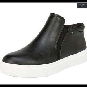 Dr. Scholl’s Slip On Sneakers. Wanderfull size 8.5